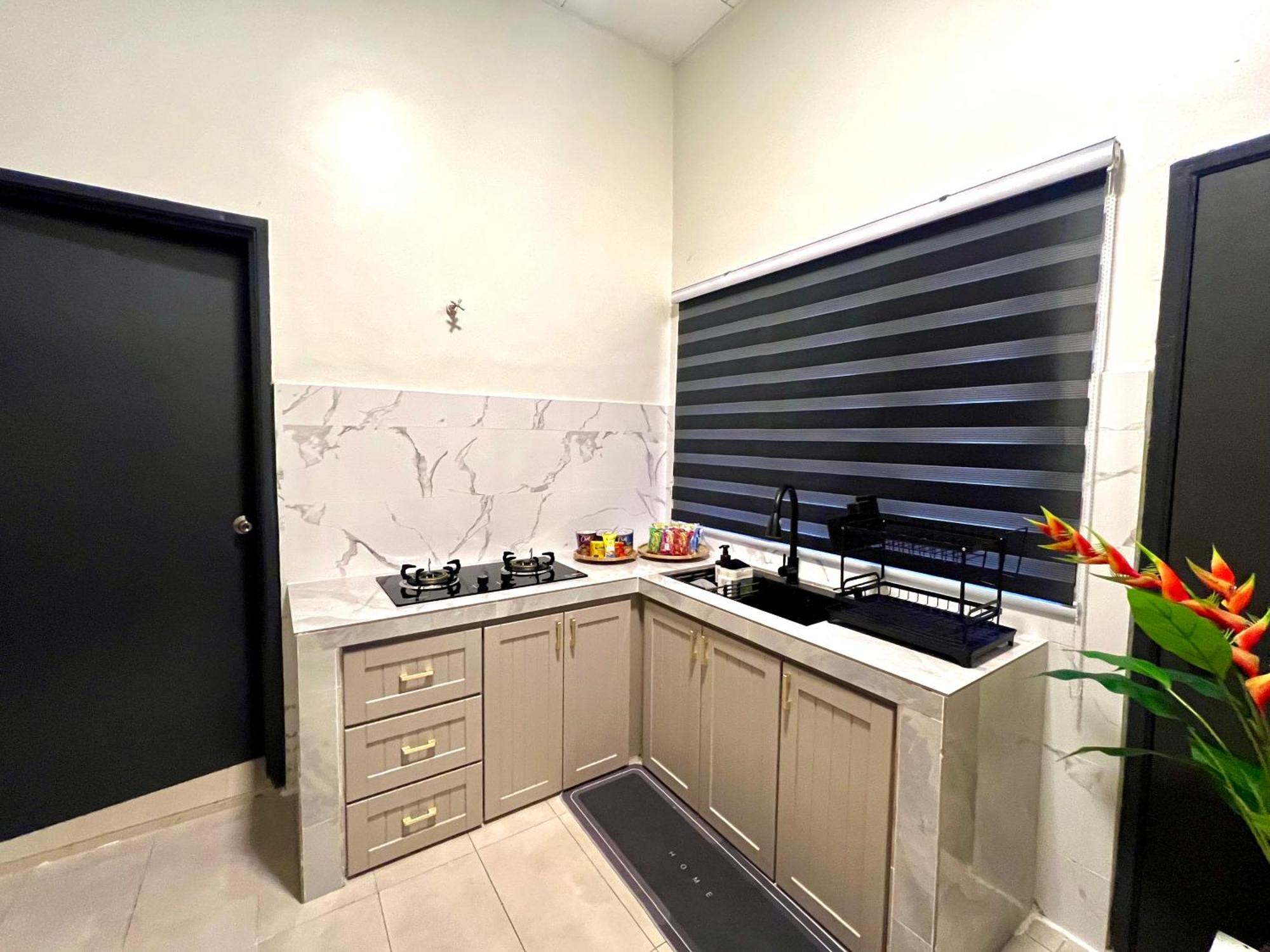 Quayside Cove Homestay - Corner House, Shah Alam Rimbayu Netflix Syok Tv Bbq Exterior foto